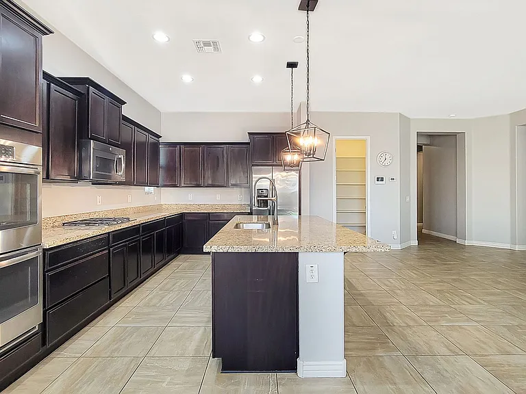 18617 W Williams St — Photo 12