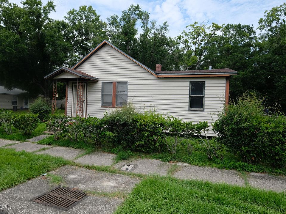 1st image of 1923 W 5th St