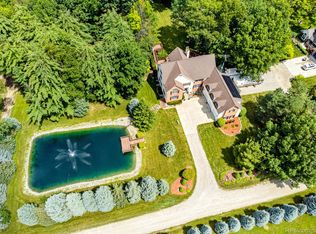 5160 Vine St, Saint Clair, MI 48079