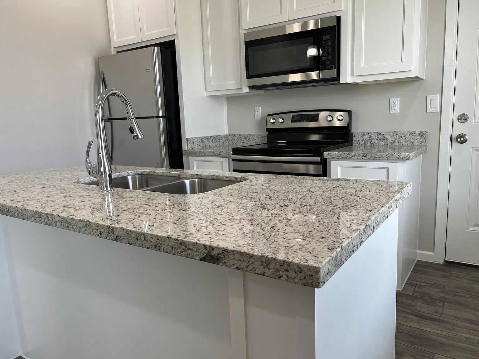 5609 Sandpiper Ave - 3 — Photo 2