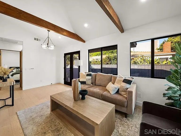 436 Bonair St — Photo 4