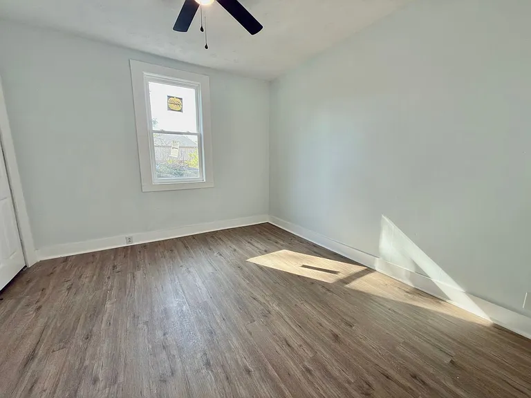 5912 Elmwood Ave — Photo 10