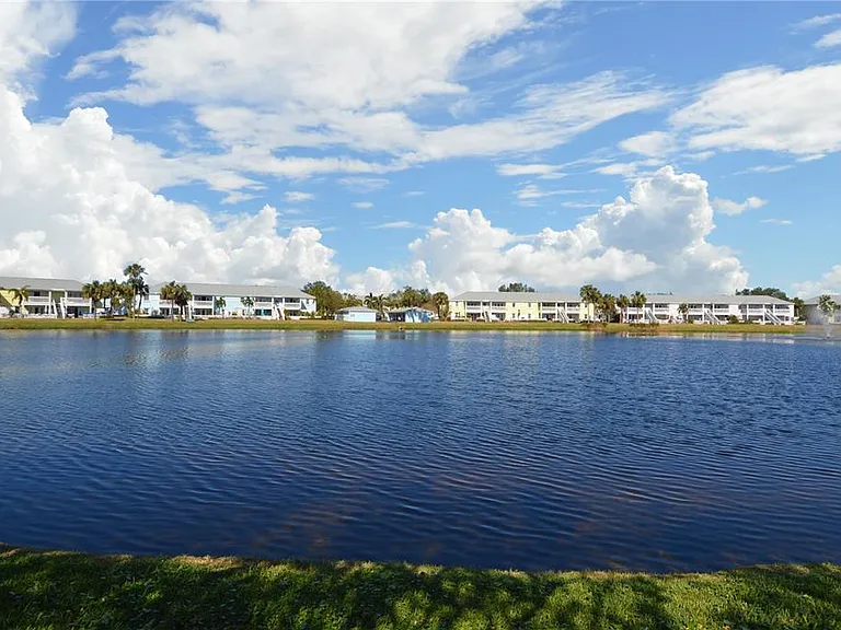213 Seahorse Dr SE #B — Photo 52