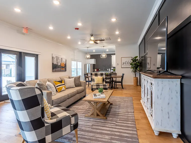 Highland Park Apartments — Photo 18