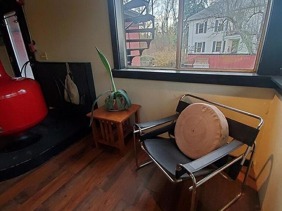 3rd image of 763 High St APT 5