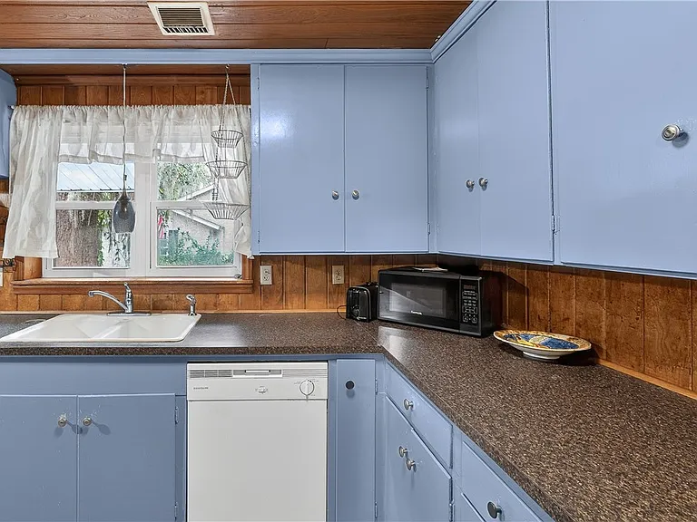 1601 Walnut Ave — Photo 9