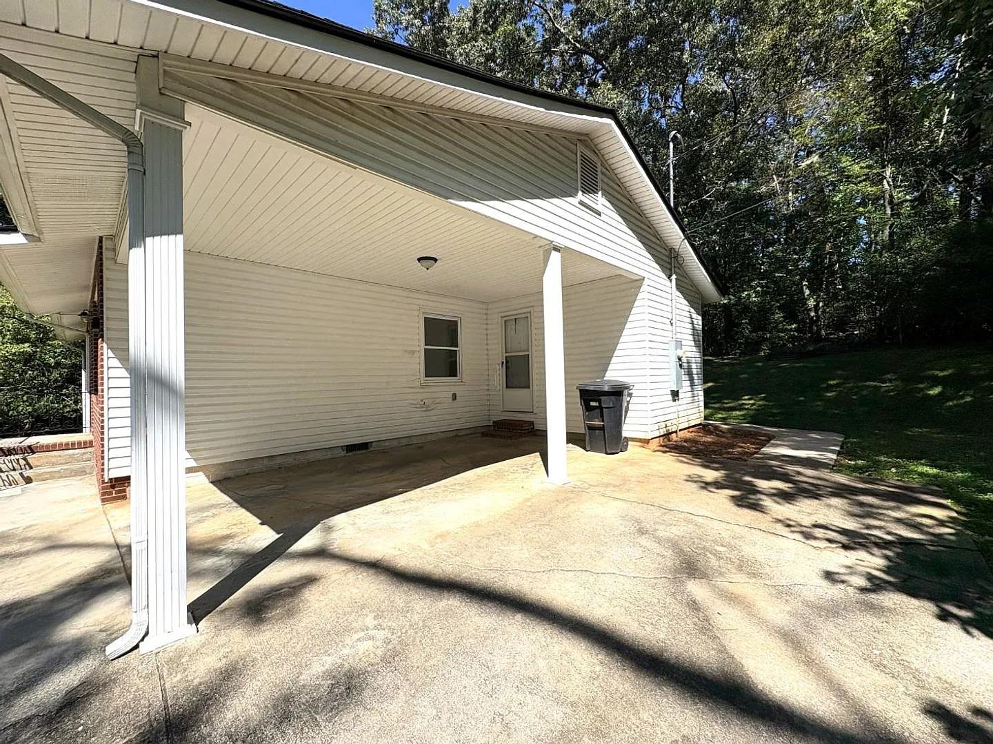 Close to Downtown Dahlonega and UNG campus! — Photo 3