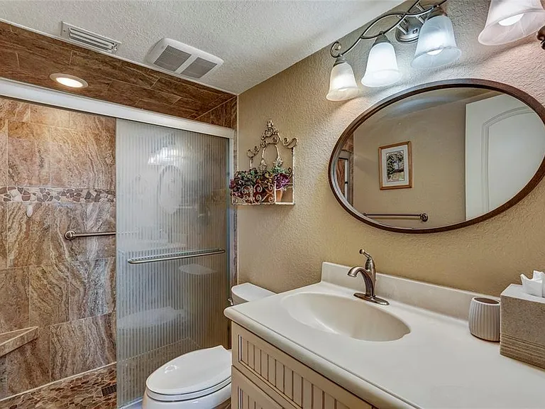 4040 Ironwood Cir #406F — Photo 19