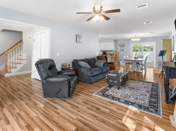 113 Van Zandt Ave, Warwick, RI 02889