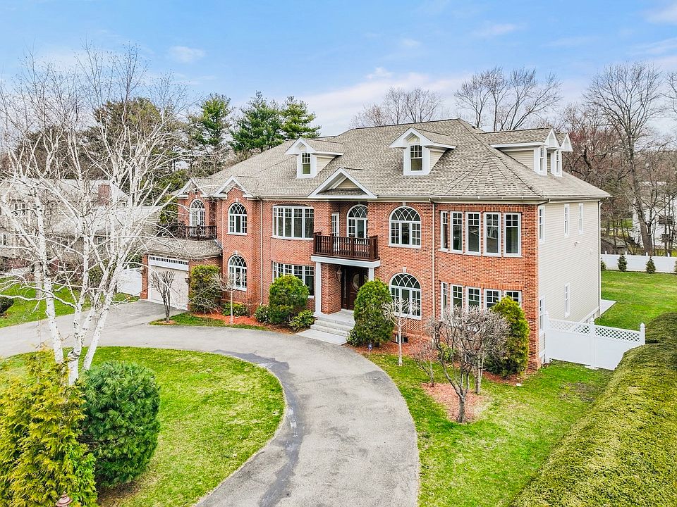 1st image of 75 Woodfall Rd