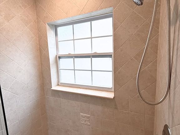4th image of 2315 Carroll Pl #1