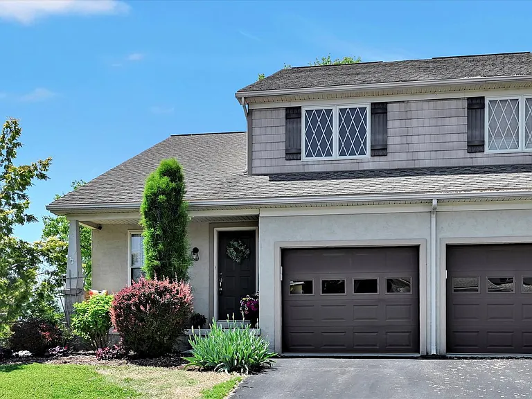 51 Eagle Dr — Photo 1