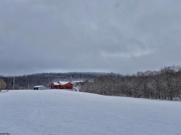 770 Oak Grove Cemetery Rd, Terra Alta, WV 26764