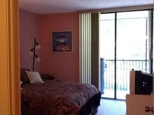 2812 N 46th Ave APT 269G, Hollywood, FL 33021