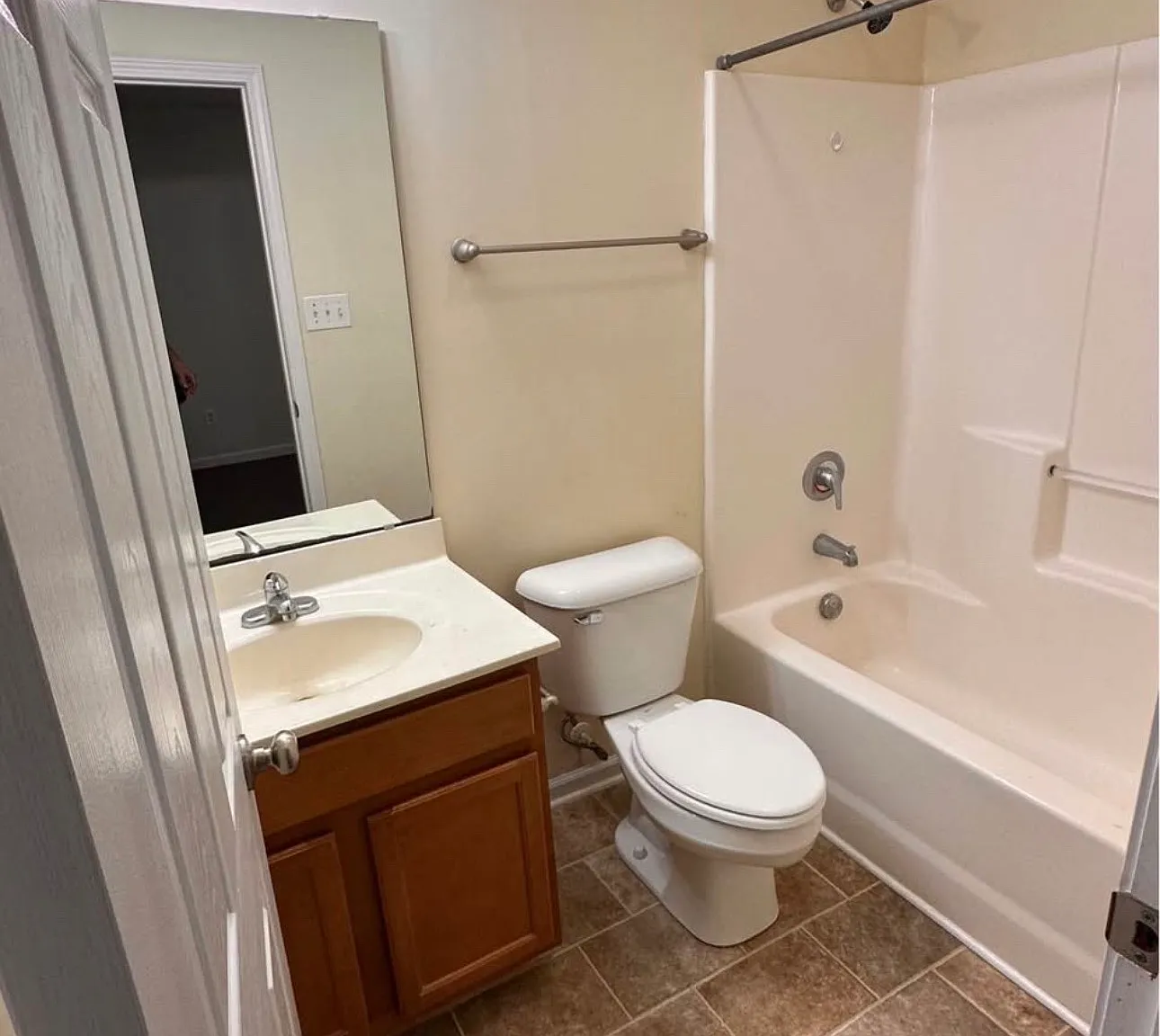 2 bed, 850 sqft, $1,000 — Photo 4