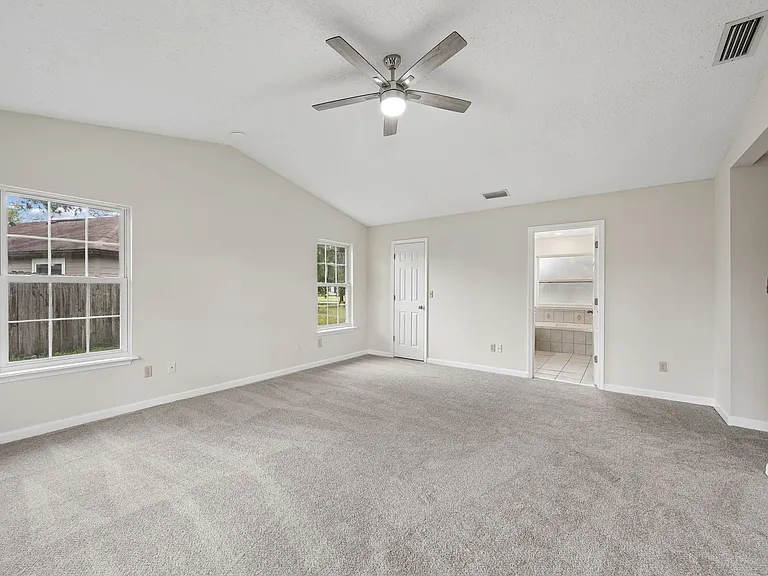 11018 Reading Rd — Photo 18