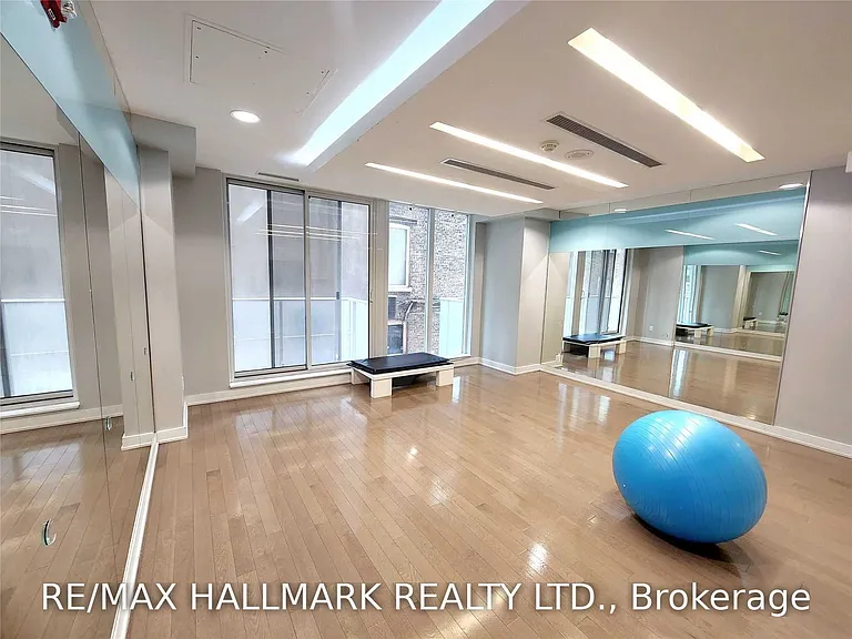 126 Simcoe St #2703 — Photo 16
