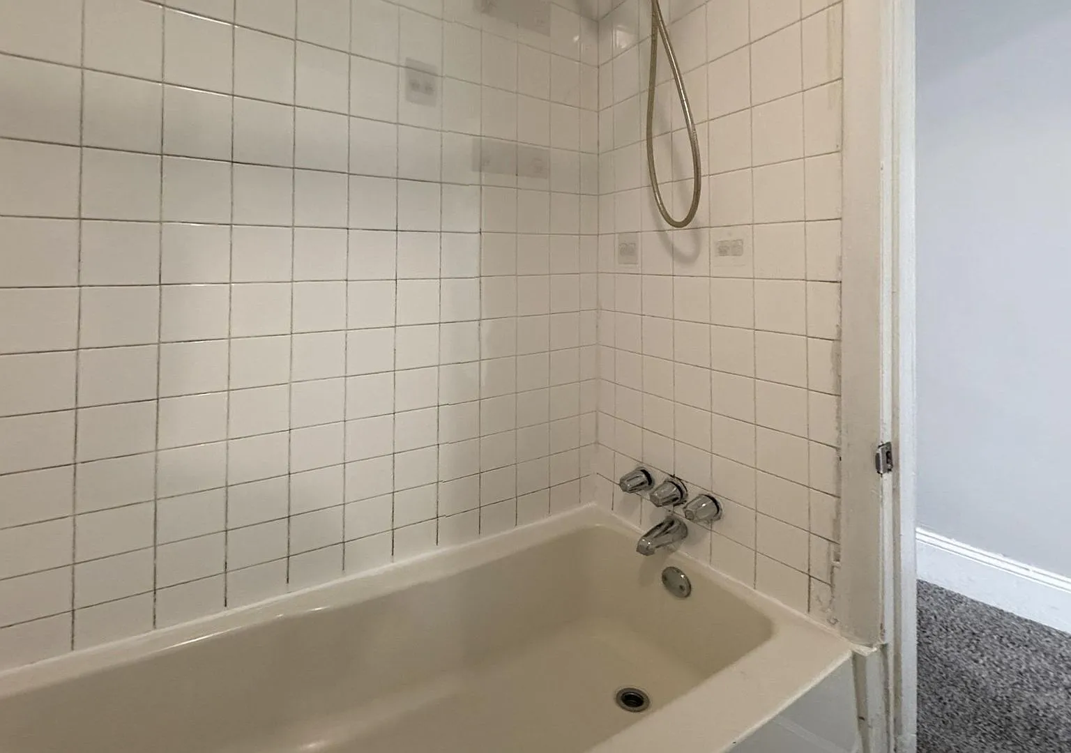 Move-In Ready 3 BR / 1 BA Rowhouse in West Philadelphia — Photo 3