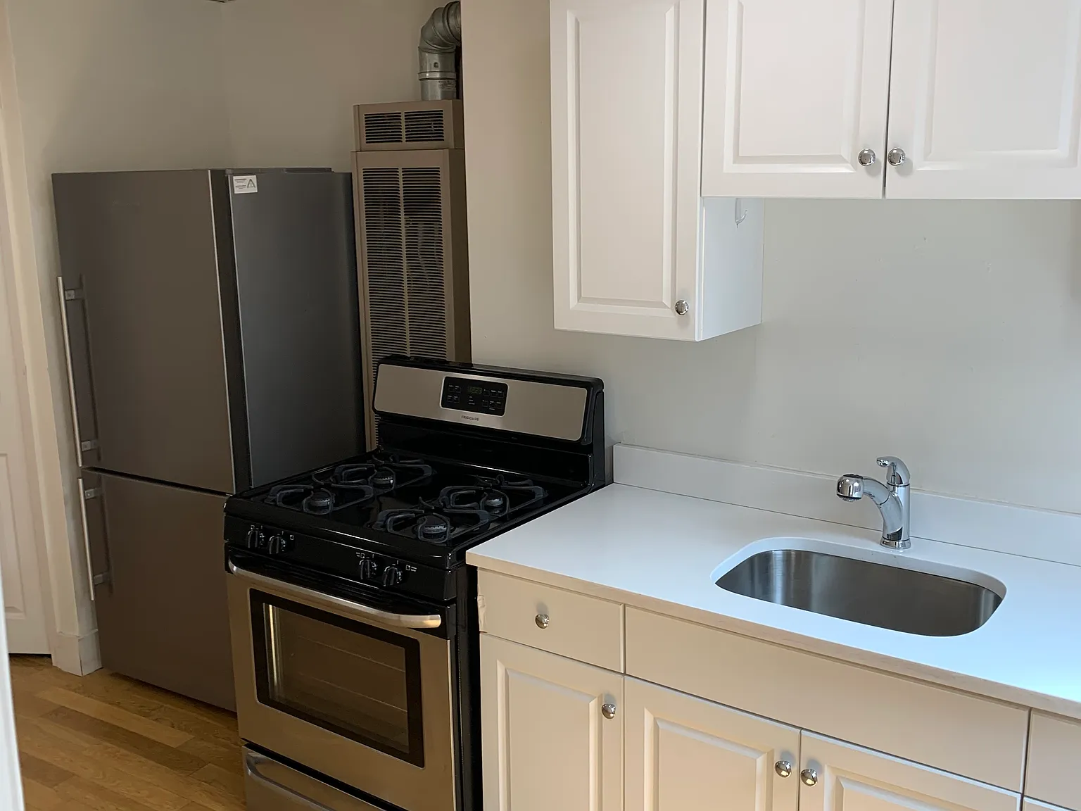 1 bed, $2,400 — Photo 4