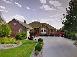621 Sterling Dr, Cheyenne, WY 82009