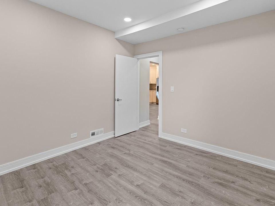 1st image of 2904 N 74th Ave