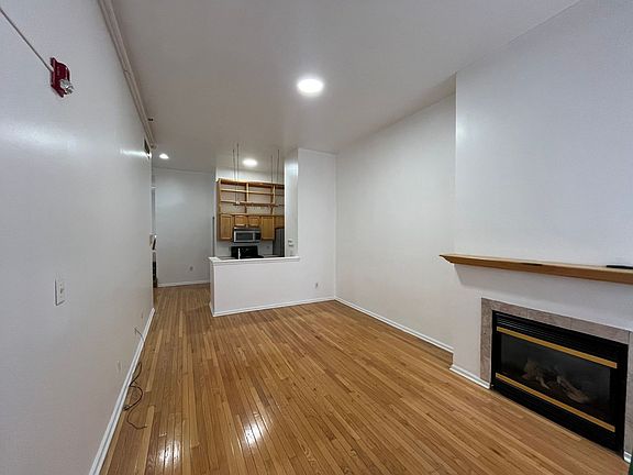 3rd image of 236 Quarry St