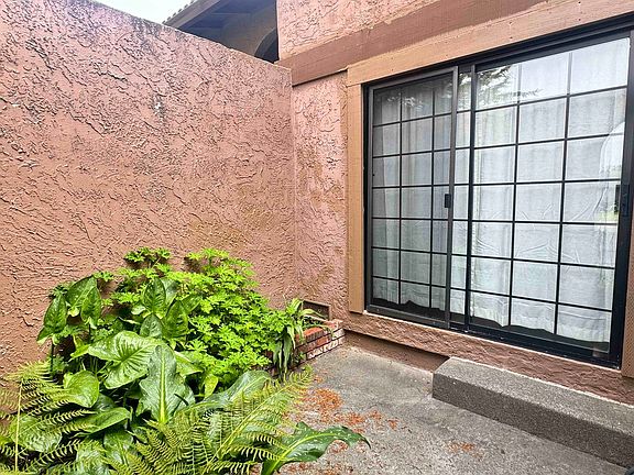 4th image of 1725 S Bethesda Way