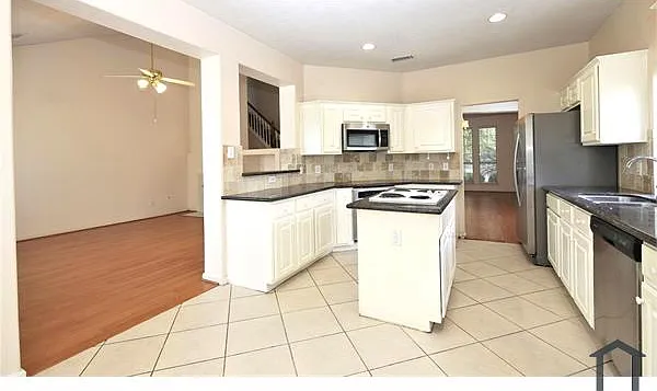4602 Rainbow Valley Ct — Photo 6