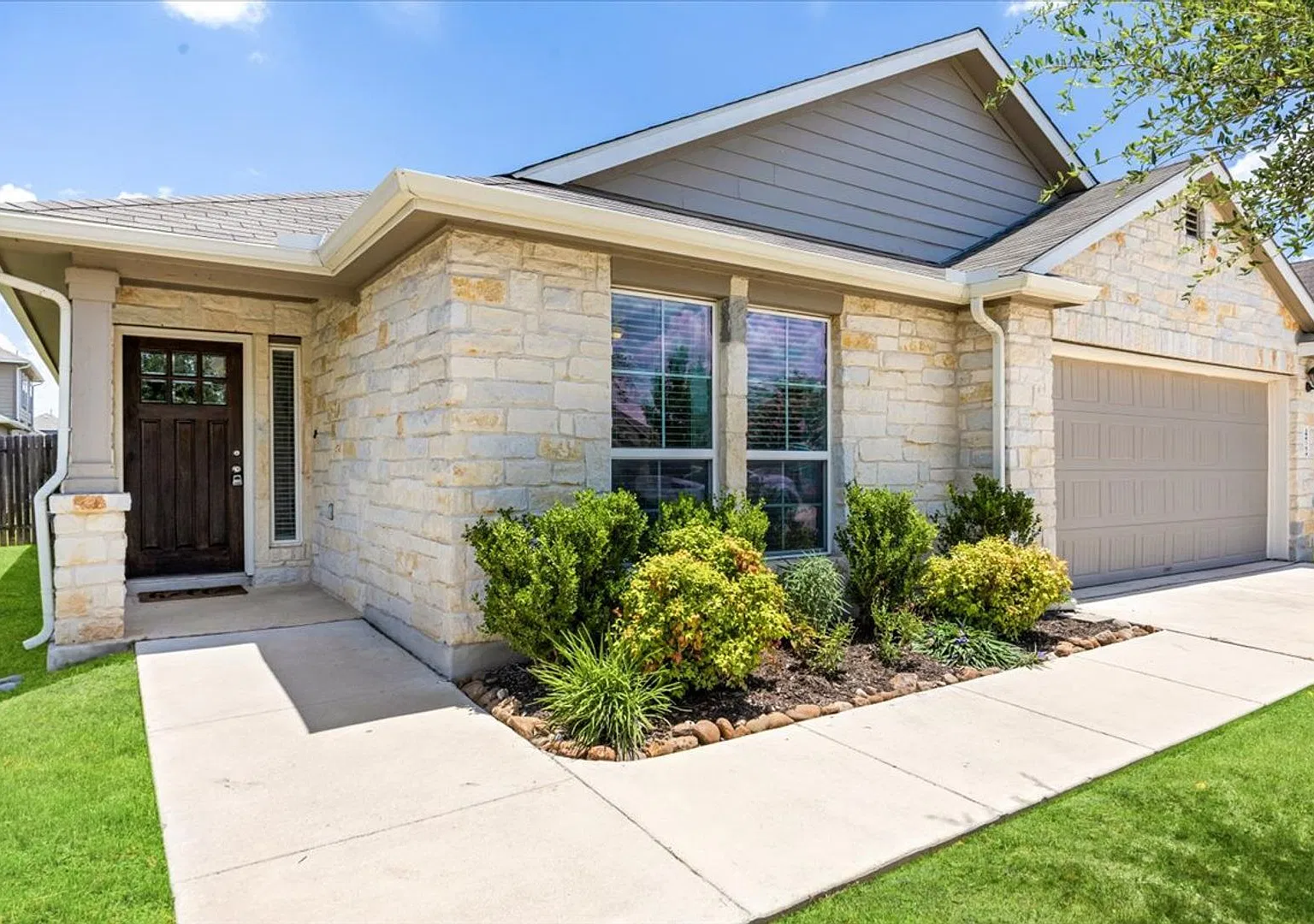 Cute & Cozy in Heather Glen Your New Braunfels Home Awaits! — Photo 3