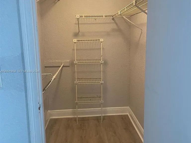 927 Riverside Dr #320 — Photo 9