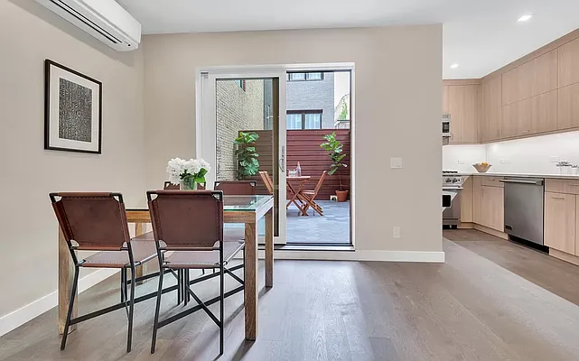 Rented by Applied Property Management | media 6