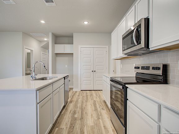 5th image of 14714 Emerio Drive