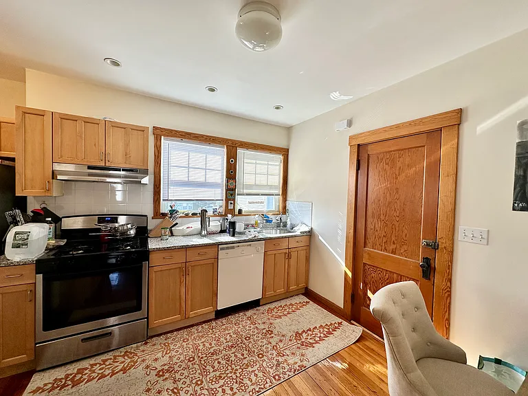 290 Waverley Ave #1 — Photo 6