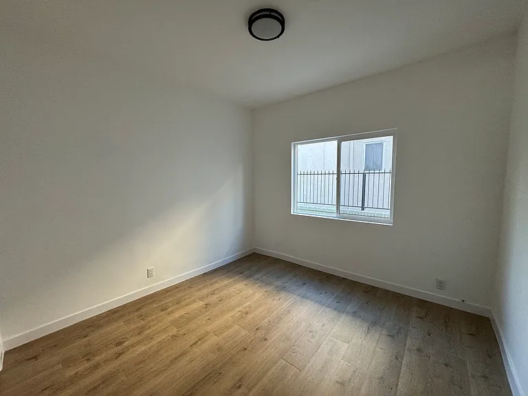 980 N El Centro Ave #980 — Photo 8