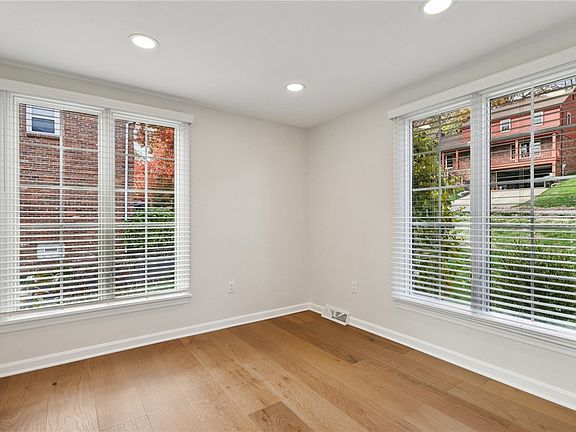 4th image of 10073 Oakridge Dr