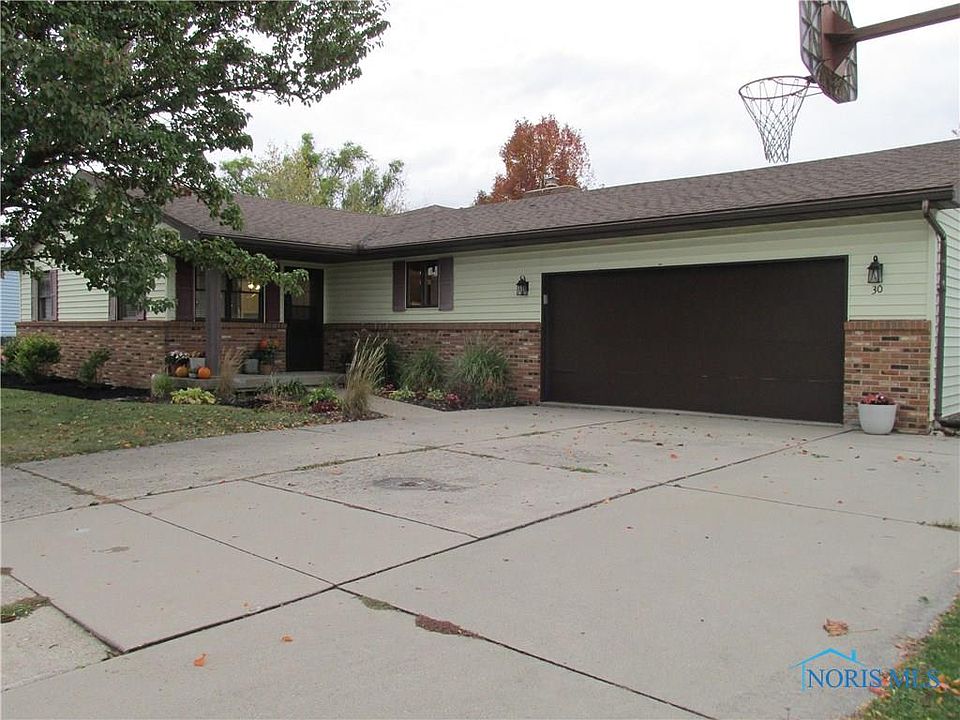 1st image of 30 Vincennes Dr