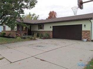 30 Vincennes Dr, Napoleon, OH 43545