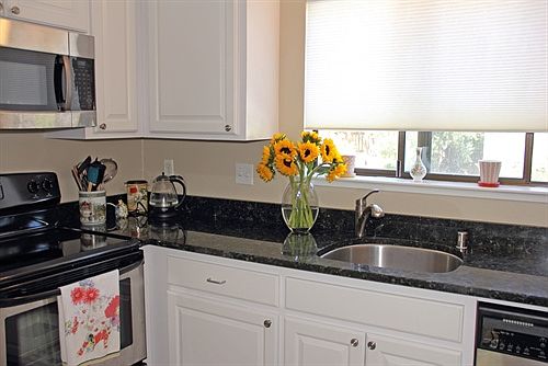 3rd image of 846 S Eliseo Dr