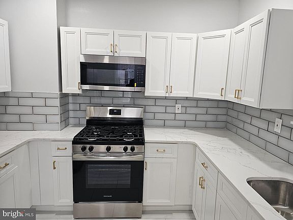 2nd image of 4514 Pearce St