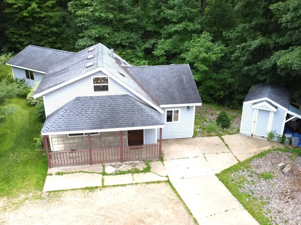 W10521 Maplewood Ln, Aniwa, WI 54408
