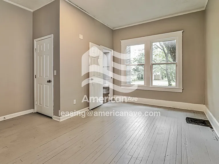 909394_010_bedroom_10.jpg