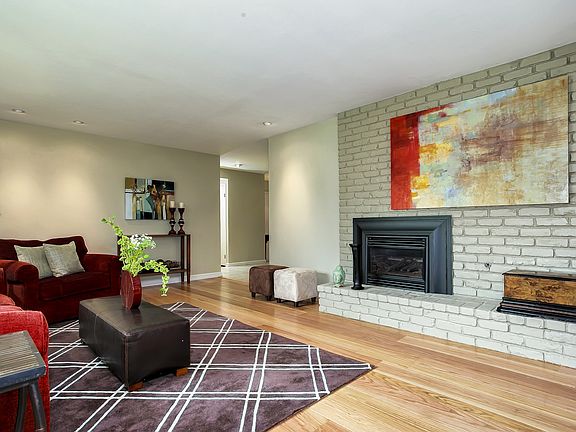 3rd image of 157 Hodges Dr