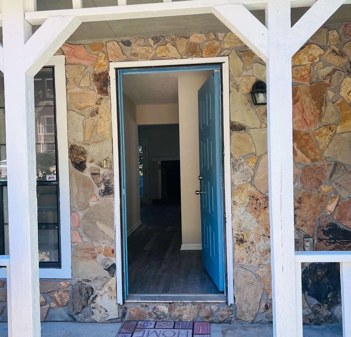 3 bed, 2.5 bath, 1672 sqft, $1,950 — Photo 3