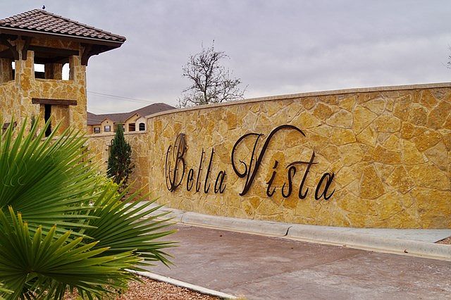2nd image of 101 Bella Vista Cir