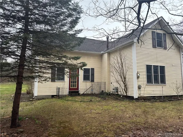 1438 Sandridge Rd, Alden, NY 14004