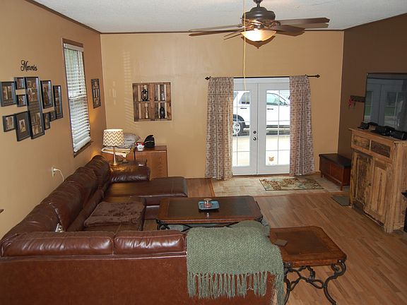 4th image of 275 Greenfield Ln