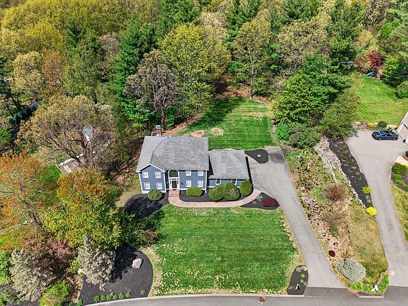 3rd image of 8 Ridgewood Rd