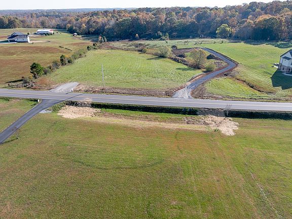 3rd image of 555 Buddy Rd