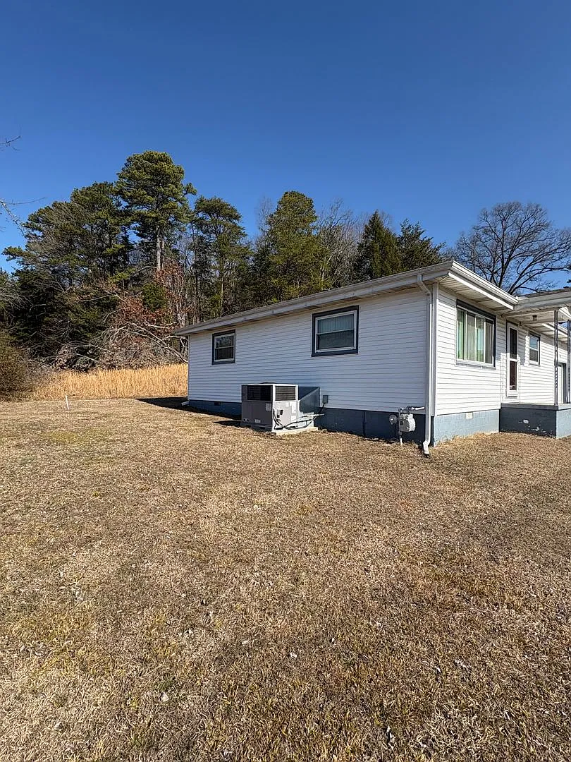 Two Bedroom Home in Corbin, KY — Photo 2