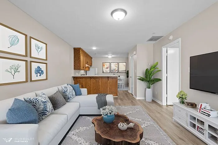 1 bed, 1.0 bath, 719 sqft, $1,095 — Photo 4
